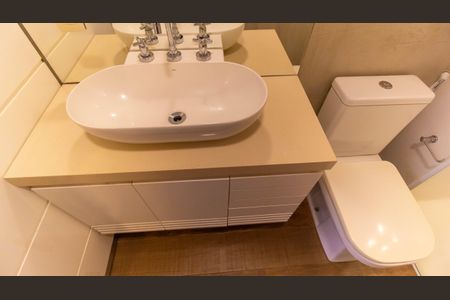 Apartamento à venda com 100m², 1 quarto e 2 vagas Apartamento à venda com 100m², 1 quarto e 2 vagasBanheiro Social