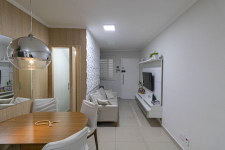 Sala/Cozinha de casa de condomínio à venda com 2 quartos, 72m² em Vila Araguaia, São Paulo