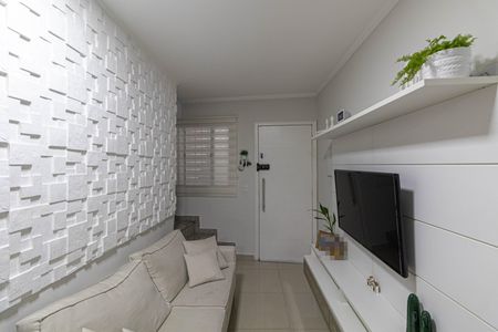 Sala/Cozinha de casa de condomínio à venda com 2 quartos, 72m² em Vila Araguaia, São Paulo