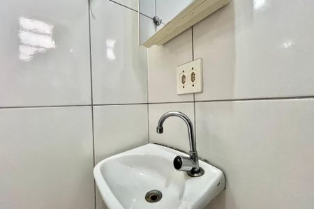 Banheiro de kitnet/studio para alugar com 1 quarto, 20m² em Jabaquara, São Paulo