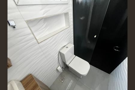 Casa à venda com 499m², 5 quartos e 8 vagas Casa à venda com 499m², 5 quartos e 8 vagasBanheiro da Suíte 3