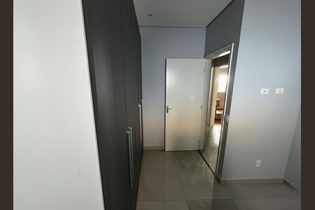 Casa à venda com 499m², 5 quartos e 8 vagas Casa à venda com 499m², 5 quartos e 8 vagasQuarto Suíte 3