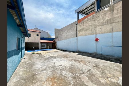 Casa à venda com 499m², 5 quartos e 8 vagas Casa à venda com 499m², 5 quartos e 8 vagasQuintal