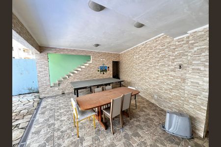 Casa à venda com 499m², 5 quartos e 8 vagas Casa à venda com 499m², 5 quartos e 8 vagasÁrea comum - Churrasqueira