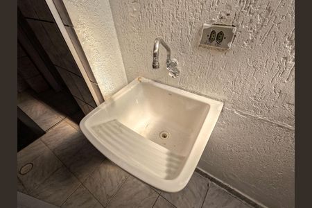 Casa para alugar com 40m², 1 quarto e sem vaga Casa para alugar com 40m², 1 quarto e sem vagaÁrea de Serviço