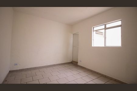 Quarto 1 de casa para alugar com 1 quarto, 40m² em Vila Darli, São Paulo