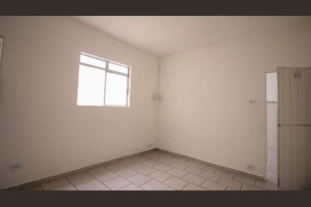 Quarto 1 de casa para alugar com 1 quarto, 40m² em Vila Darli, São Paulo