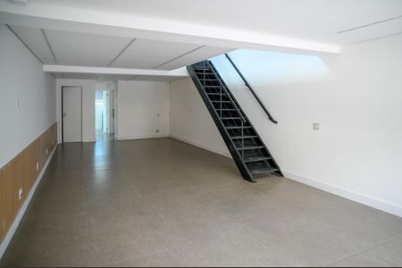 Sala de casa para alugar com 3 quartos, 261m² em Aclimação, São Paulo