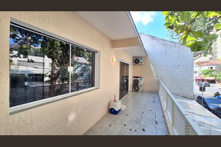 Varanda de casa à venda com 5 quartos, 400m² em Vila Anglo Brasileira, São Paulo