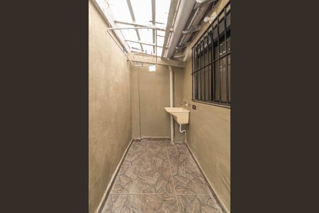 Casa à venda com 236m², 5 quartos e 2 vagas Casa à venda com 236m², 5 quartos e 2 vagasÁrea comum - Lavanderia -Casa 1