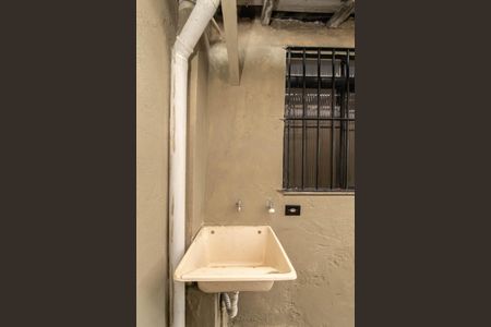 Casa à venda com 236m², 5 quartos e 2 vagas Casa à venda com 236m², 5 quartos e 2 vagasÁrea comum - Lavanderia -Casa 1