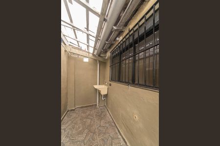 Casa à venda com 236m², 5 quartos e 2 vagas Casa à venda com 236m², 5 quartos e 2 vagasÁrea comum - Lavanderia -Casa 1