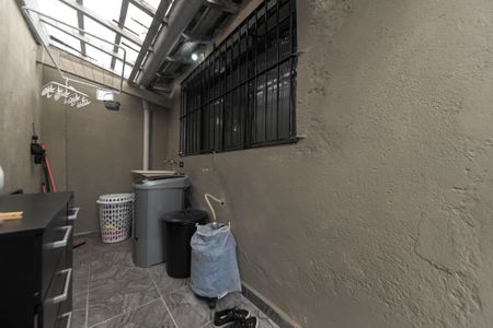 Casa à venda com 236m², 5 quartos e 2 vagas Casa à venda com 236m², 5 quartos e 2 vagasLavanderia -Casa 2