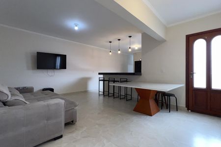 Sala de casa à venda com 5 quartos, 180m² em Cidade Brasil, Guarulhos