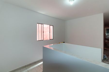 Corredor de casa para alugar com 3 quartos, 180m² em Jardim Sapopemba, São Paulo