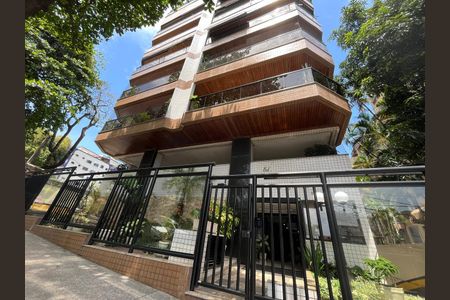 Apartamento à venda com 81m², 3 quartos e 2 vagas Apartamento à venda com 81m², 3 quartos e 2 vagasFachada