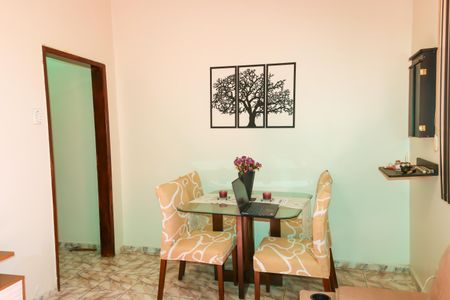 Sala de apartamento à venda com 2 quartos, 70m² em Pilares, Rio de Janeiro