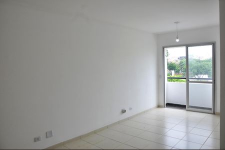 Sala de apartamento para alugar com 3 quartos, 74m² em Vila Amélia, São Paulo