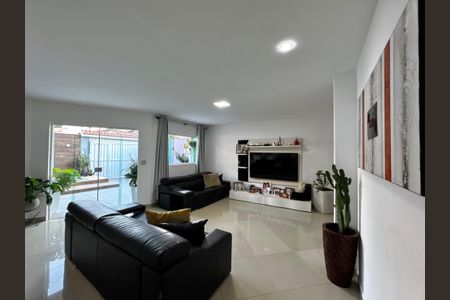 Sala de casa de condomínio à venda com 4 quartos, 220m² em Camorim, Rio de Janeiro