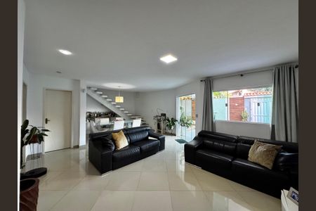 Sala de casa de condomínio à venda com 4 quartos, 220m² em Camorim, Rio de Janeiro