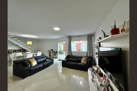 Sala de casa de condomínio à venda com 4 quartos, 220m² em Camorim, Rio de Janeiro