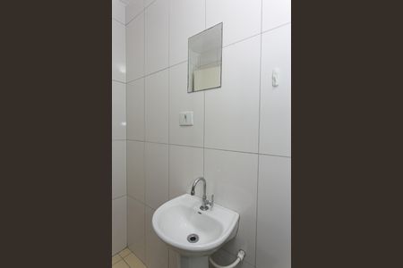 Banheiro de kitnet/studio para alugar com 1 quarto, 20m² em Vila Prudente, São Paulo