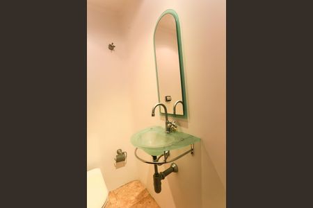 Apartamento para alugar com 198m², 4 quartos e 3 vagas Apartamento para alugar com 198m², 4 quartos e 3 vagasLavabo