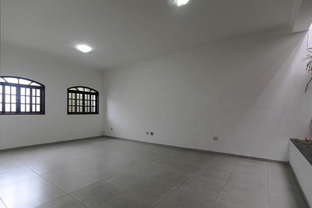 Sala de casa para alugar com 3 quartos, 400m² em Jardim Armenia, Mogi das Cruzes