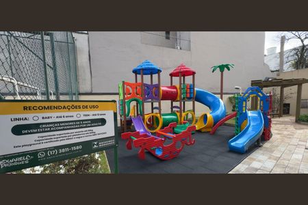 Apartamento à venda com 132m², 3 quartos e 2 vagas Apartamento à venda com 132m², 3 quartos e 2 vagasÁrea Comum - Playground
