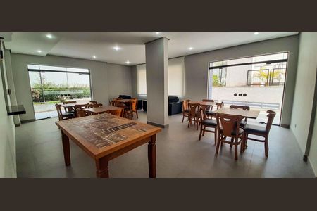 Apartamento para alugar com 80m², 2 quartos e 1 vaga Apartamento para alugar com 80m², 2 quartos e 1 vagaÁrea comum - Salão de festas