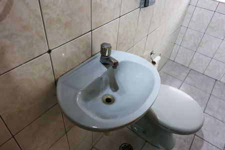 Lavabo de casa para alugar com 3 quartos, 200m² em Jardim Elizabeth, São Paulo
