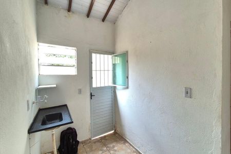 Cozinha de casa para alugar com 1 quarto, 28m² em Jardim Santa Lúcia, Campinas