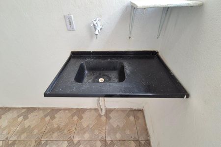 Sala/cozinha de casa para alugar com 1 quarto, 28m² em Jardim Santa Lúcia, Campinas