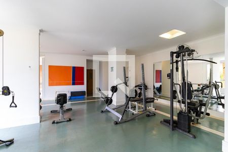 Apartamento para alugar com 213m², 4 quartos e 3 vagas Apartamento para alugar com 213m², 4 quartos e 3 vagasÁrea comum - Academia