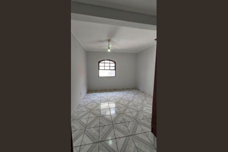 Casa para alugar com 5 quartos, 200m² em Jardim Itamarati, Poá