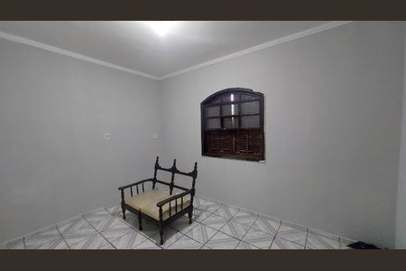 Casa para alugar com 5 quartos, 200m² em Jardim Itamarati, Poá