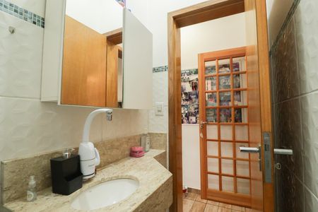 Lavabo de casa à venda com 4 quartos, 256m² em Jardim Carlu, São Paulo