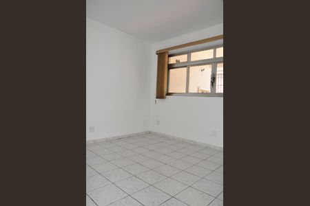 Sala de casa à venda com 4 quartos, 154m² em Jardim Mariliza, São Paulo