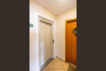 Apartamento para alugar com 140m², 3 quartos e 2 vagas Apartamento para alugar com 140m², 3 quartos e 2 vagasHall de entrada