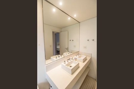 Apartamento para alugar com 140m², 3 quartos e 2 vagas Apartamento para alugar com 140m², 3 quartos e 2 vagasBanheiro da Suíte