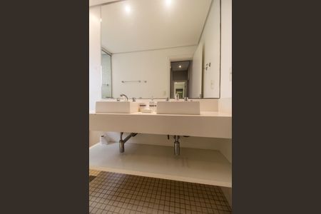 Apartamento para alugar com 140m², 3 quartos e 2 vagas Apartamento para alugar com 140m², 3 quartos e 2 vagasBanheiro da Suíte