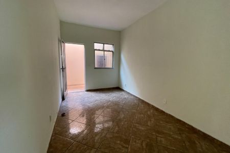 Casa para alugar com 45m², 2 quartos e sem vaga Casa para alugar com 45m², 2 quartos e sem vagaSala