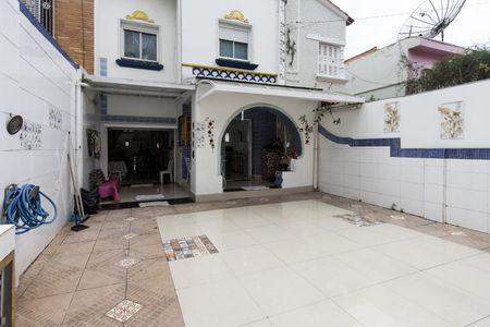 Casa à venda com 240m², 5 quartos e 6 vagas Casa à venda com 240m², 5 quartos e 6 vagasGaragem