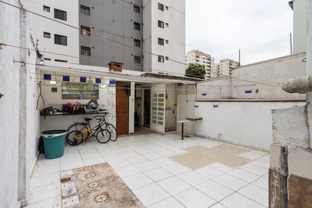 Casa à venda com 240m², 5 quartos e 6 vagas Casa à venda com 240m², 5 quartos e 6 vagasQuintal