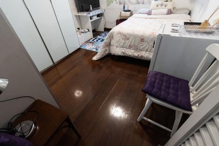 Casa à venda com 240m², 5 quartos e 6 vagas Casa à venda com 240m², 5 quartos e 6 vagasQuarto 2