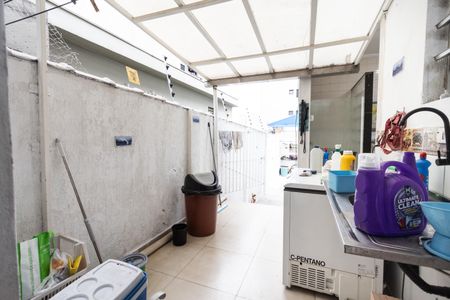 Casa à venda com 240m², 5 quartos e 6 vagas Casa à venda com 240m², 5 quartos e 6 vagasÁrea de Serviço