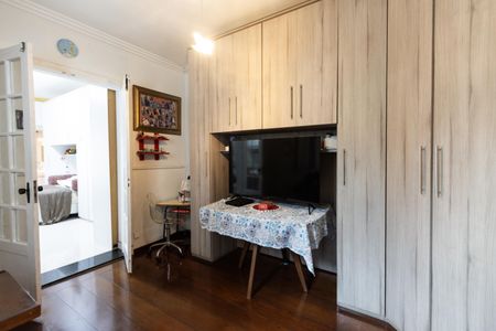 Casa à venda com 240m², 5 quartos e 6 vagas Casa à venda com 240m², 5 quartos e 6 vagasSuite