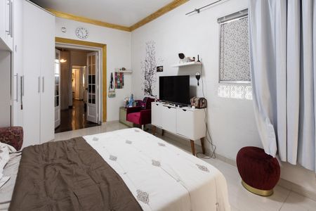 Casa à venda com 240m², 5 quartos e 6 vagas Casa à venda com 240m², 5 quartos e 6 vagasSuite