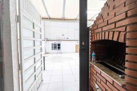 Casa à venda com 240m², 5 quartos e 6 vagas Casa à venda com 240m², 5 quartos e 6 vagasÁrea de Serviço