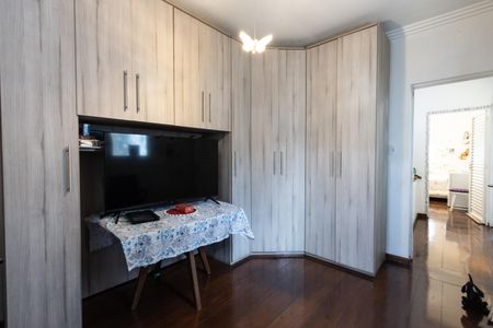 Casa à venda com 240m², 5 quartos e 6 vagas Casa à venda com 240m², 5 quartos e 6 vagasSuite